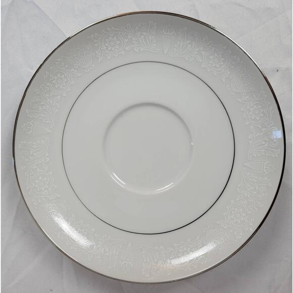 Crown Victoria Lovelace 6" China Side Plate - Picture 1 of 3